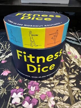 Chronicle Books Fitness Dice - 7 wooden dice, with over 45,000 workout routines
